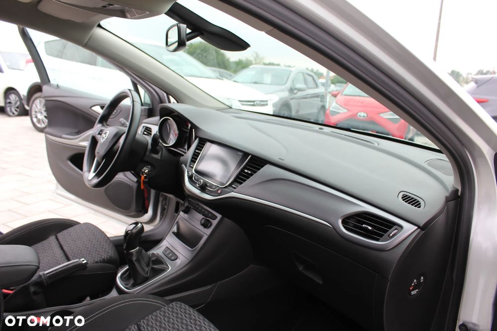 Opel Astra 1.6 D (CDTI) Dynamic - 24