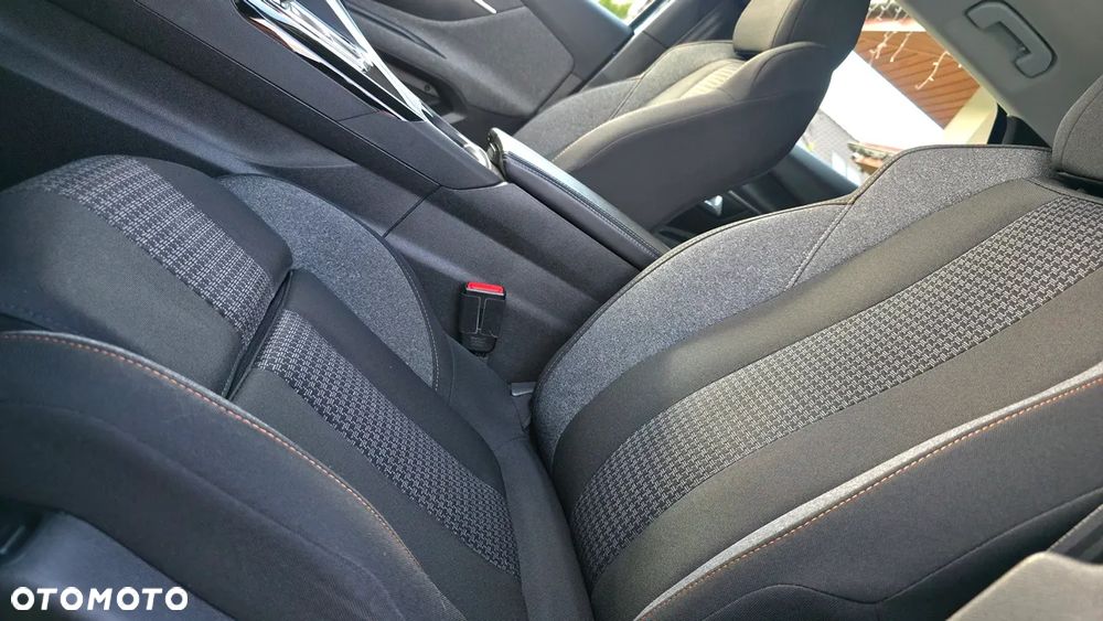 Peugeot 3008 1.2 PureTech Allure S&S EAT8 - 16