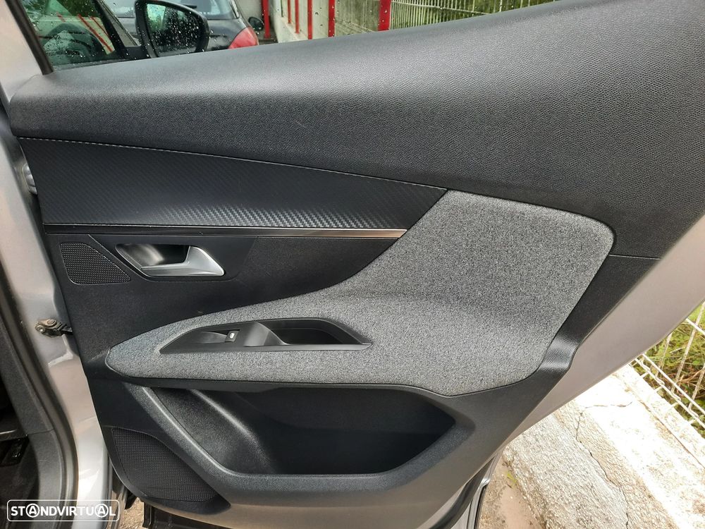 Peugeot 3008 1.6 BlueHDi Style EAT6 - 28