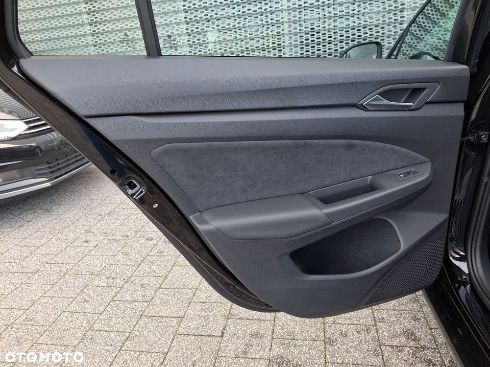 Volkswagen Golf VIII 2.0 TDI Life Plus - 11