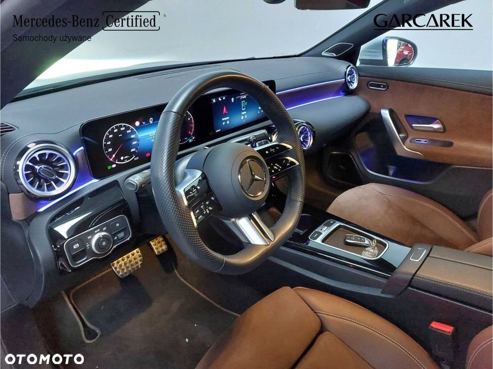 Mercedes-Benz CLA - 12