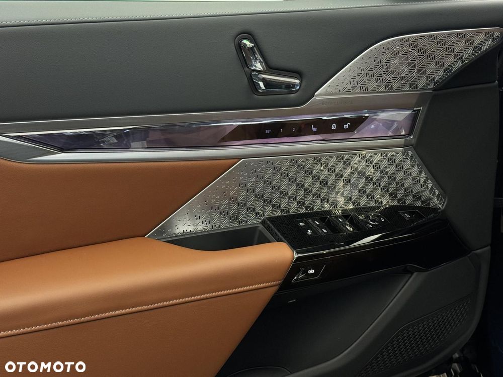 BMW Seria 7 - 17
