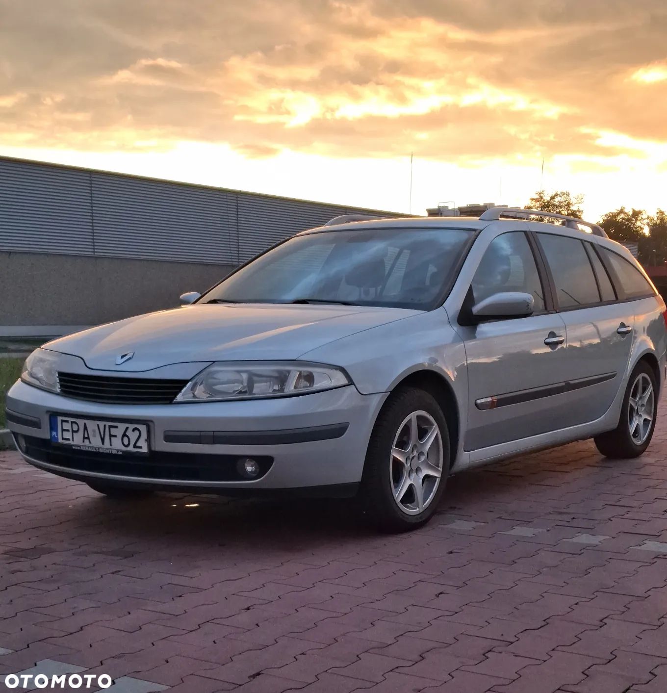Renault Laguna 1.8 Emotion - 1