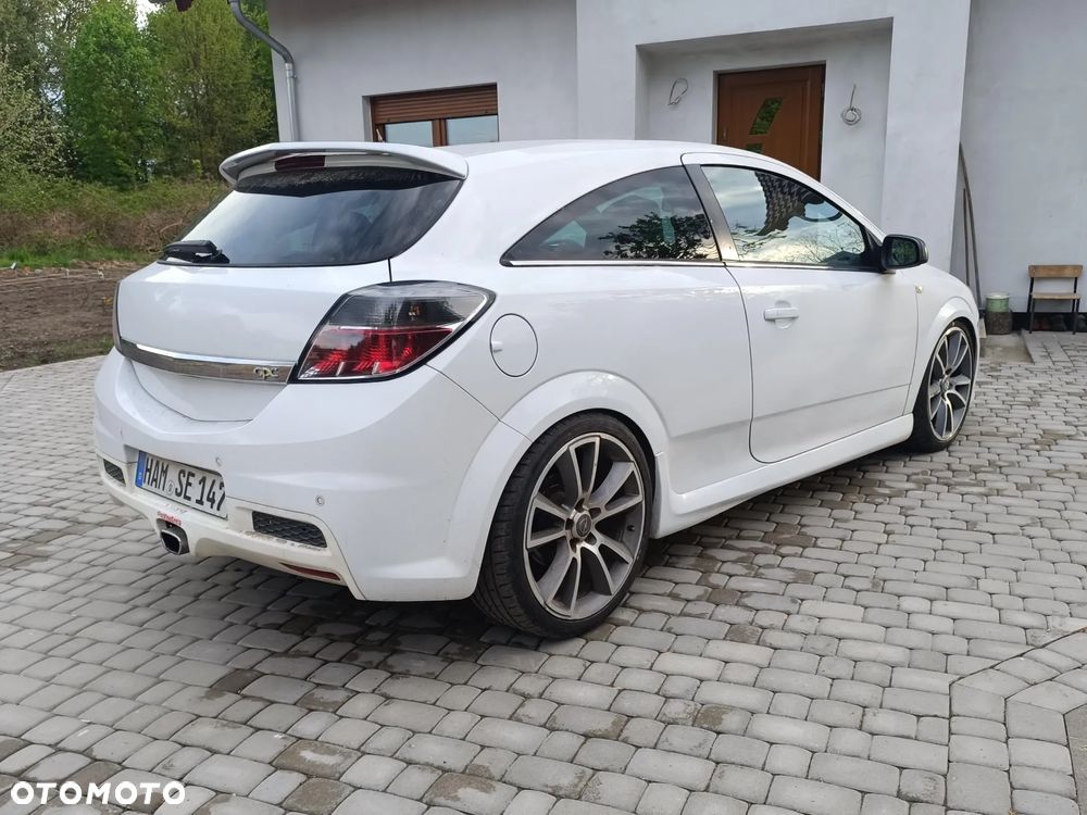 Opel Astra OPC Nürburgring Edition - 6