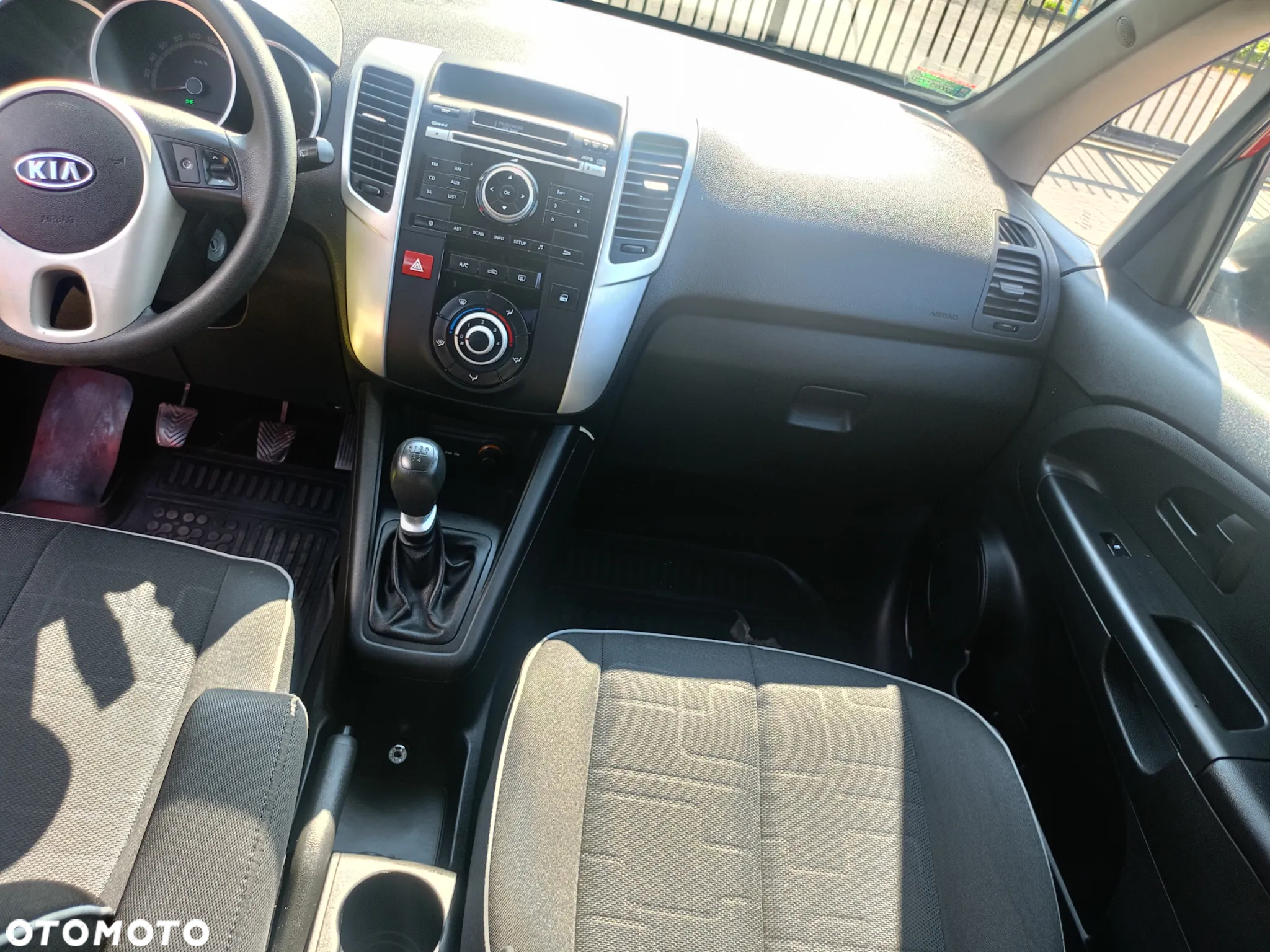 Kia Venga - 13