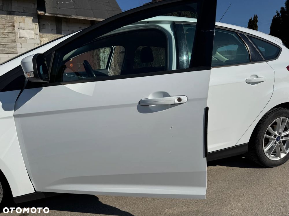 Ford Focus 1.5 TDCi SYNC Edition - 14