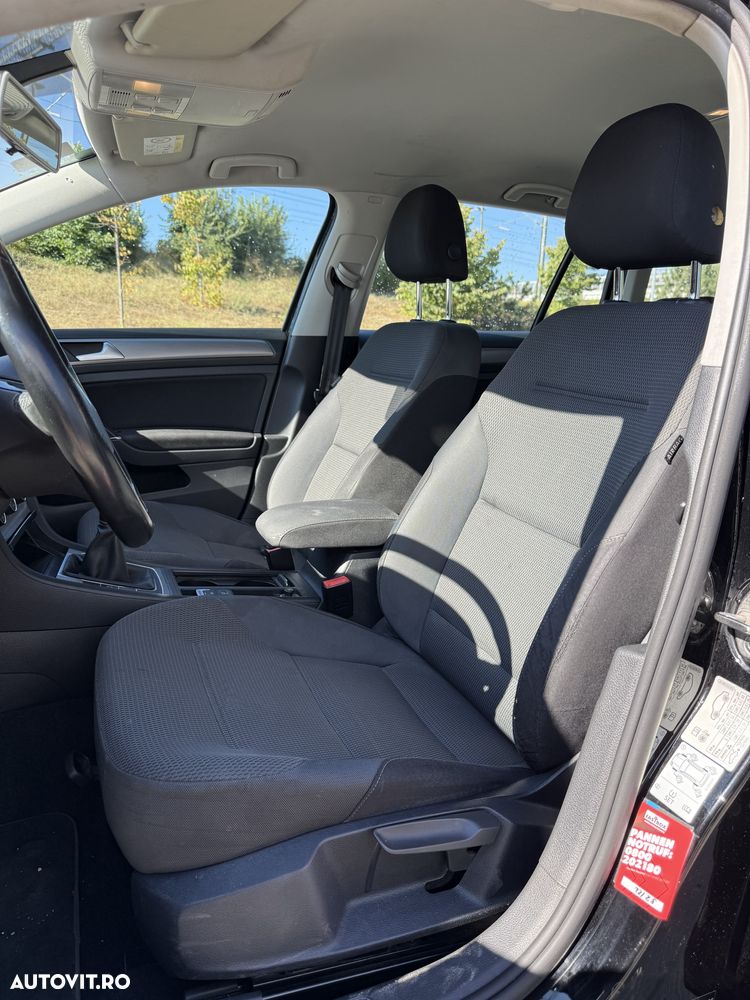 Volkswagen Golf - 17