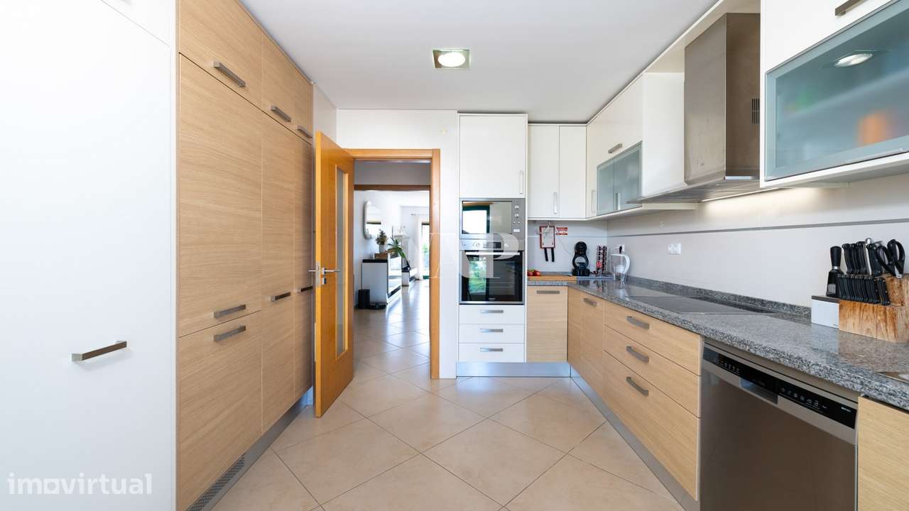 Apartamento T3 com Piscina e Grandes Varandas em Quarteira - Grande imagem: 4/28