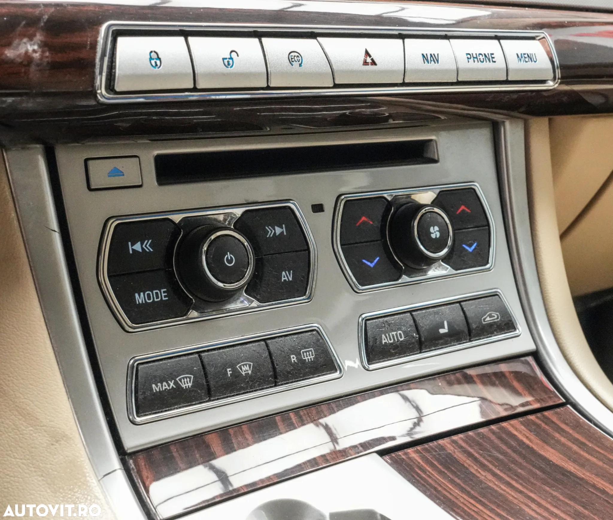 Jaguar XF 2.2D Premium Luxury - 20