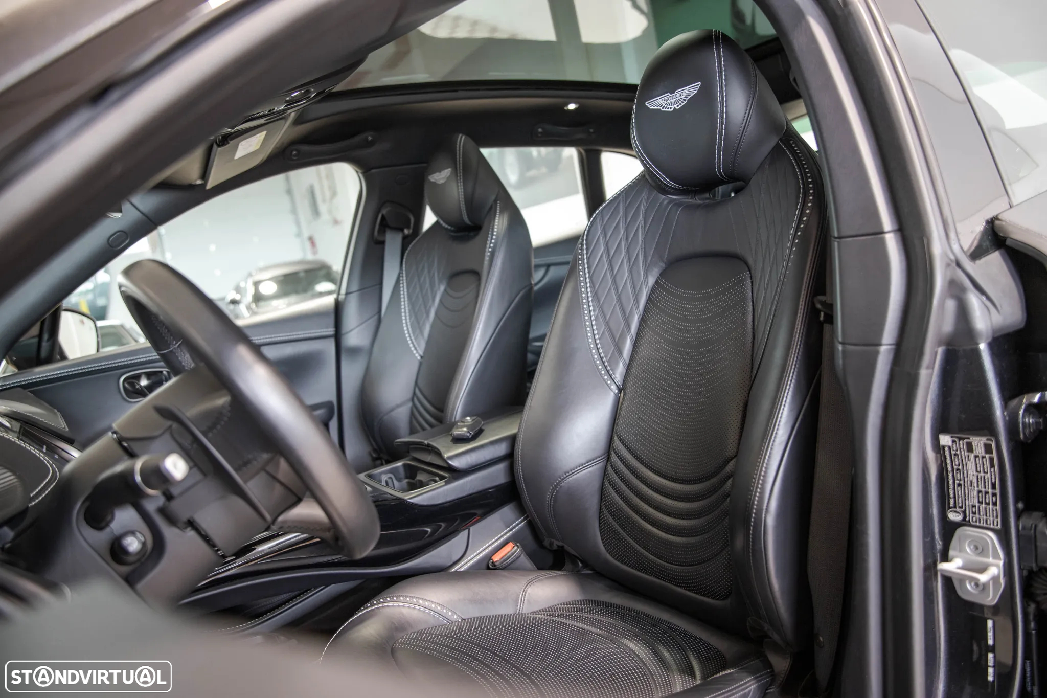 Aston Martin DBX Standard - 15