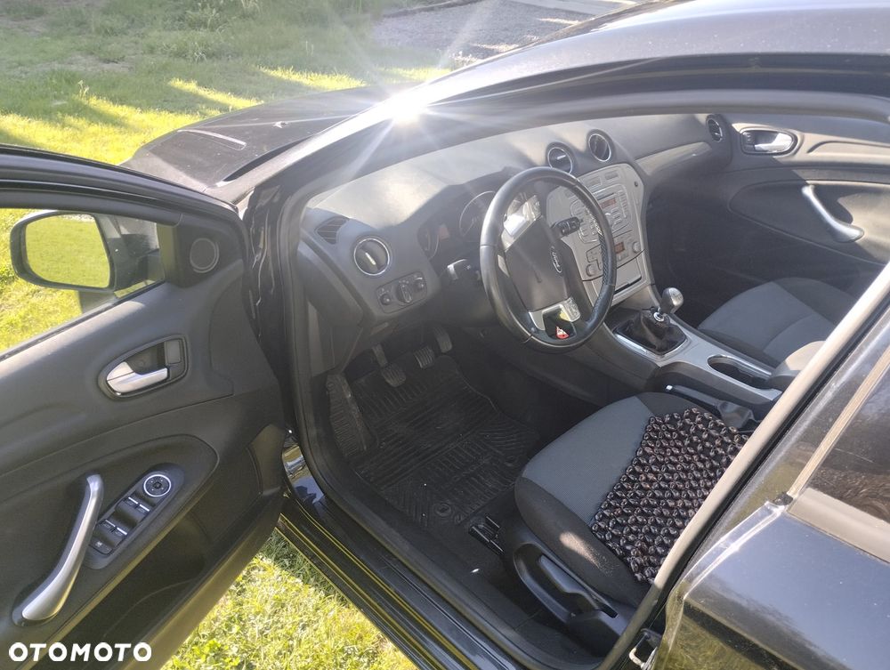 Ford Mondeo - 4