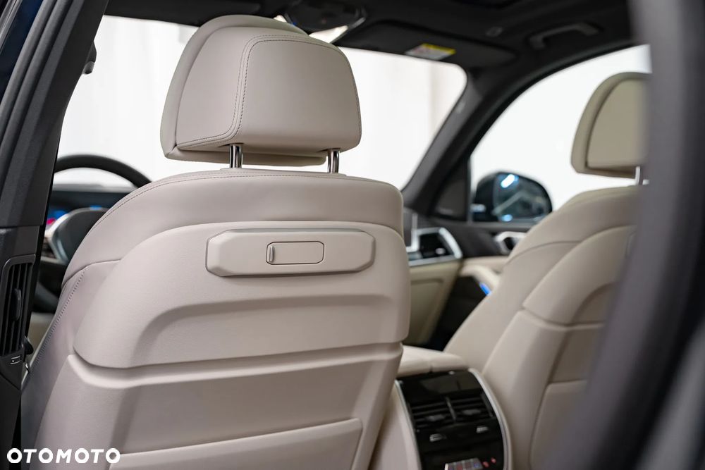 BMW X5 xDrive40d mHEV - 27