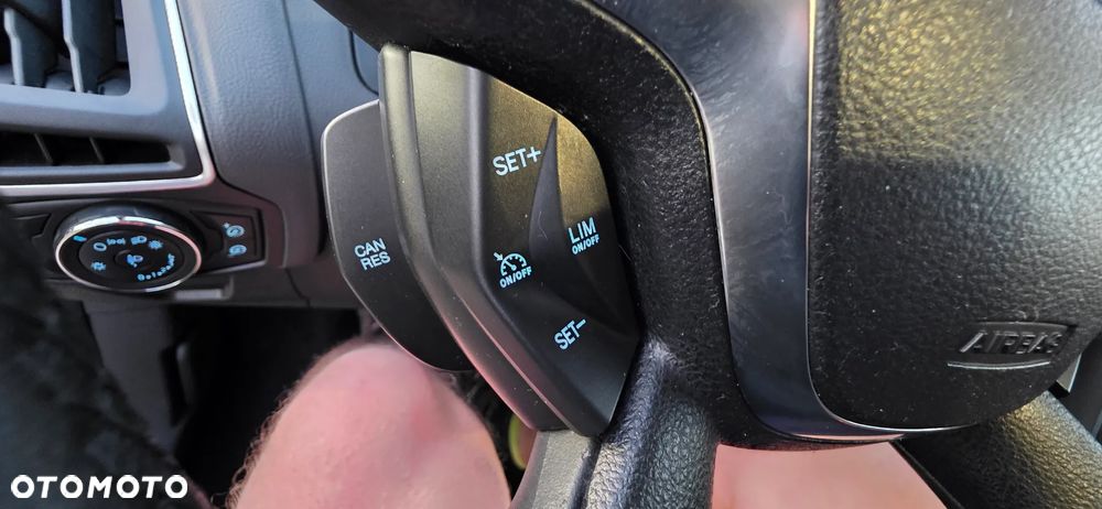Ford Focus 1.6 EcoBoost Titanium - 22