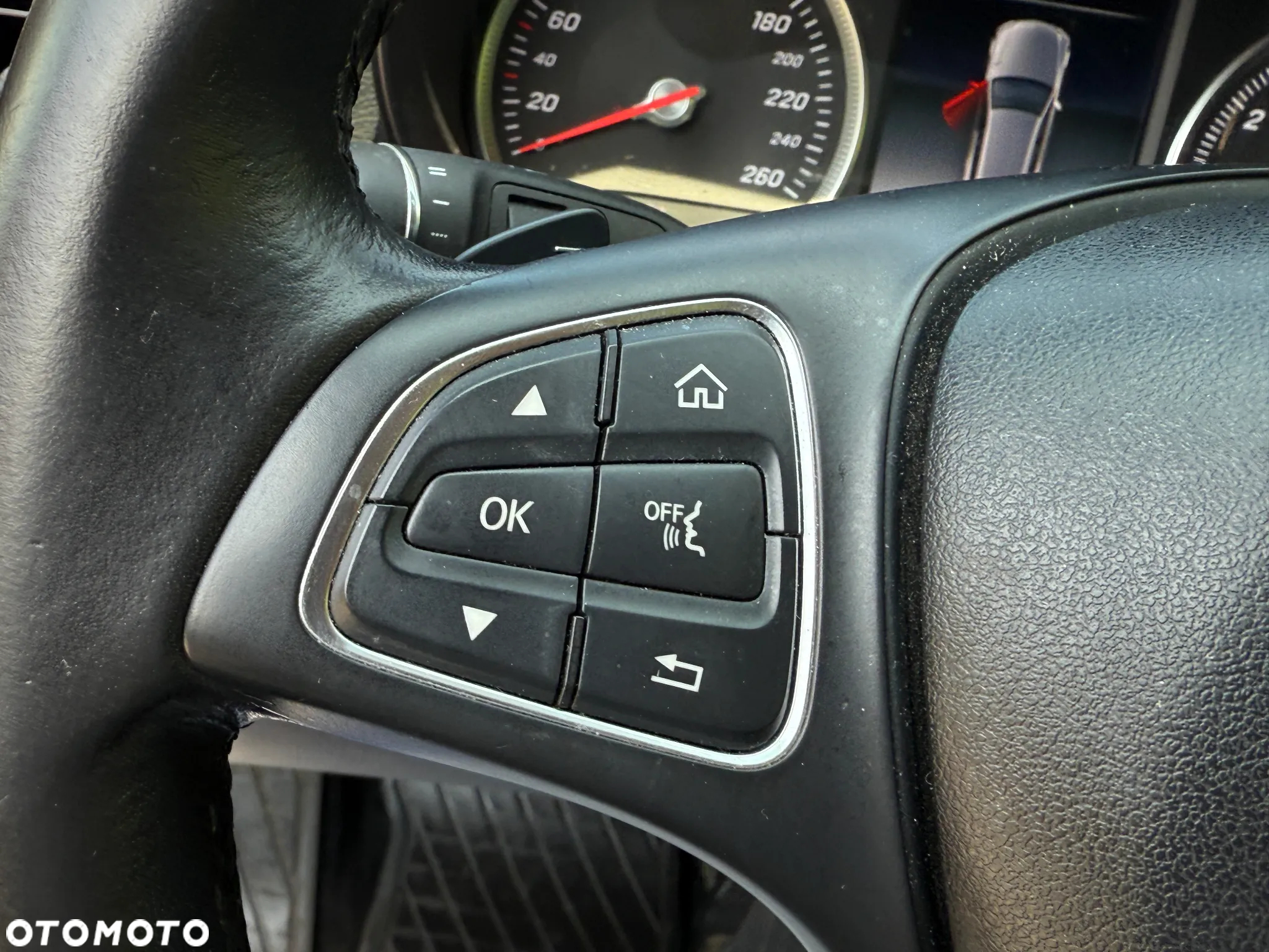 Mercedes-Benz Klasa C 200 9G-TRONIC - 30