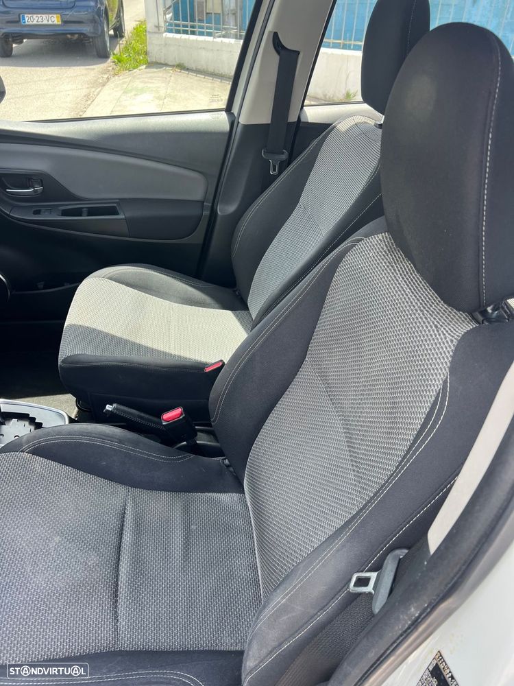 Toyota Yaris - 8