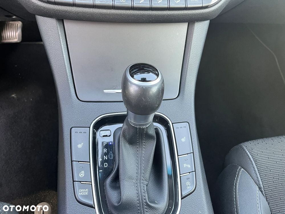 Hyundai i30 1.6 D Premiere Luxury DCT - 27