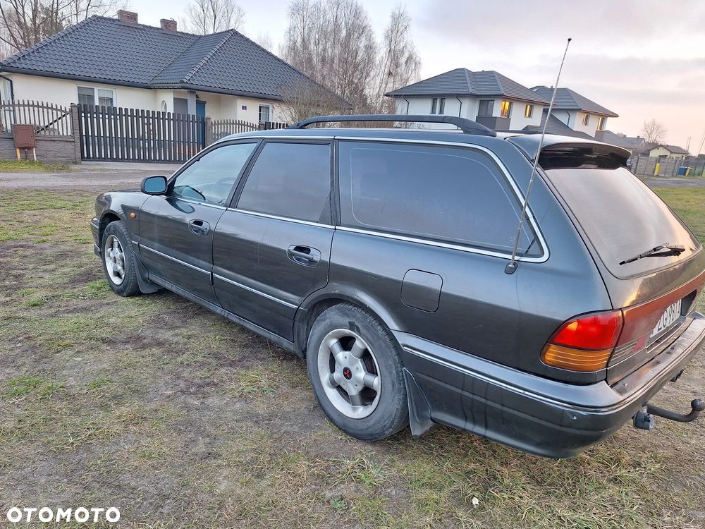 Mitsubishi Sigma - 6