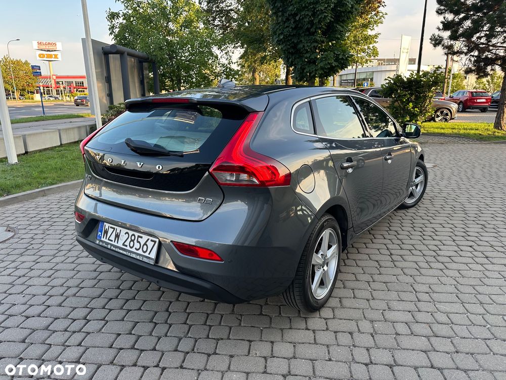 Volvo V40 D2 Momentum - 16