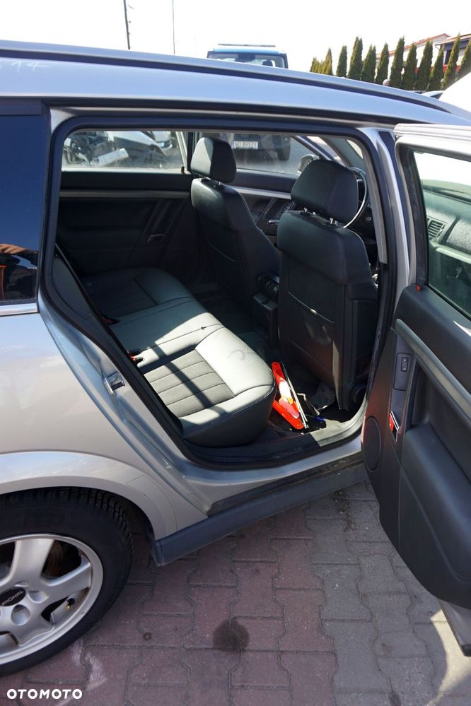 OPEL VECTRA C LIFT KOMBI 2008 Z157 1.9 CDTI Z19DTH 150KM F40 355 SREBRNY na części - 10