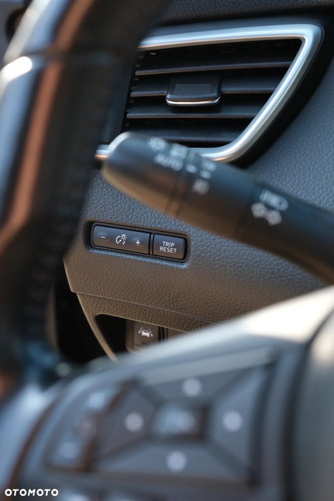 Nissan Qashqai 1.3 DIG-T N-Connecta DCT - 8