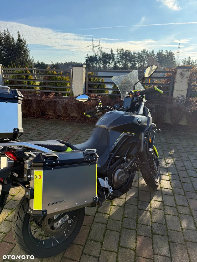 QJMOTOR SVT 650X - 3