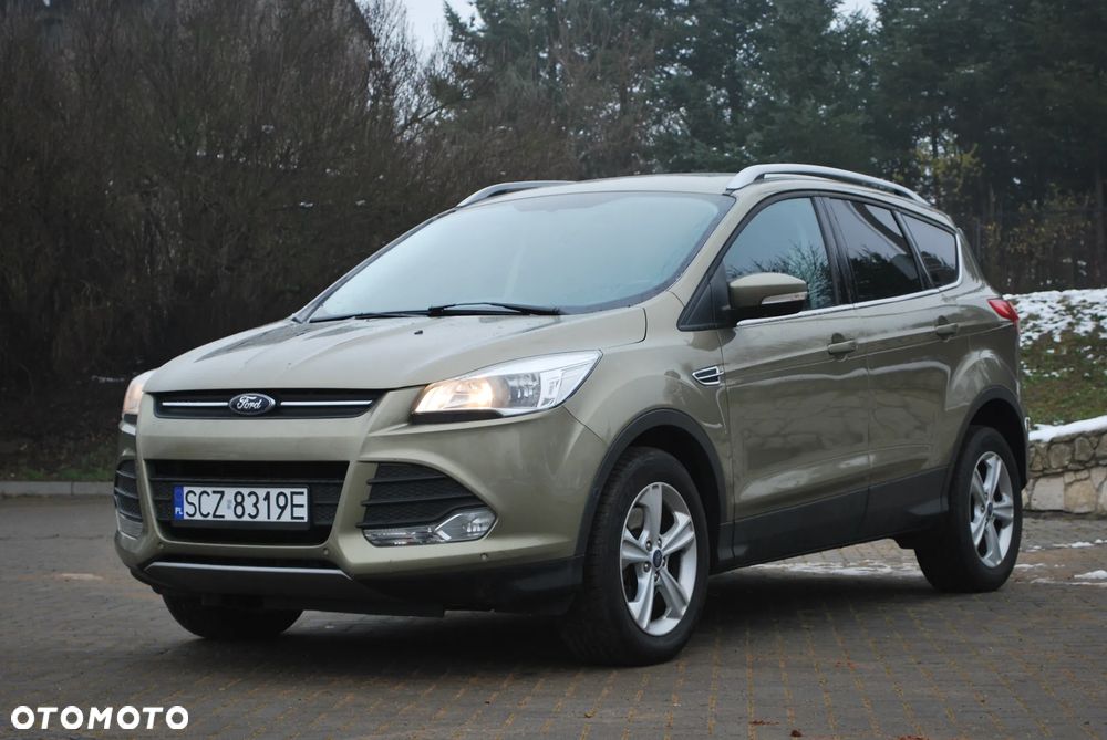 Ford Kuga 2.0 TDCi 2x4 Titanium - 12