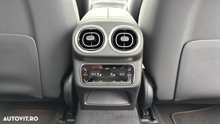 Mercedes-Benz GLC 300 e 4Matic 9G-TRONIC AMG Line Advanced - 23