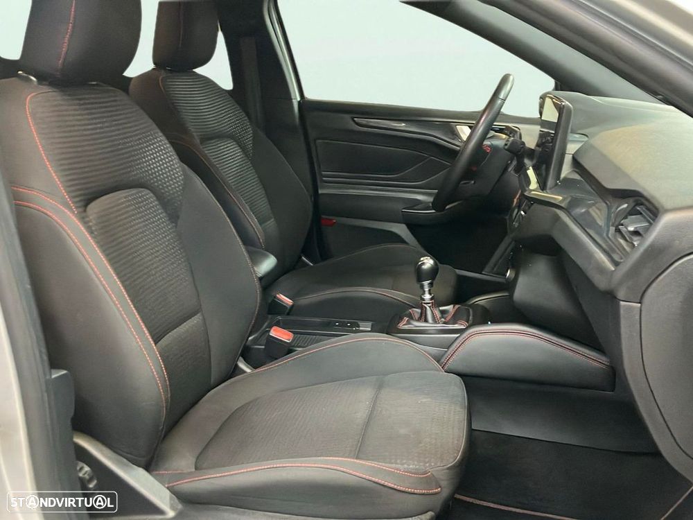 Ford Focus 1.0 EcoBoost MHEV ST-Line X - 15