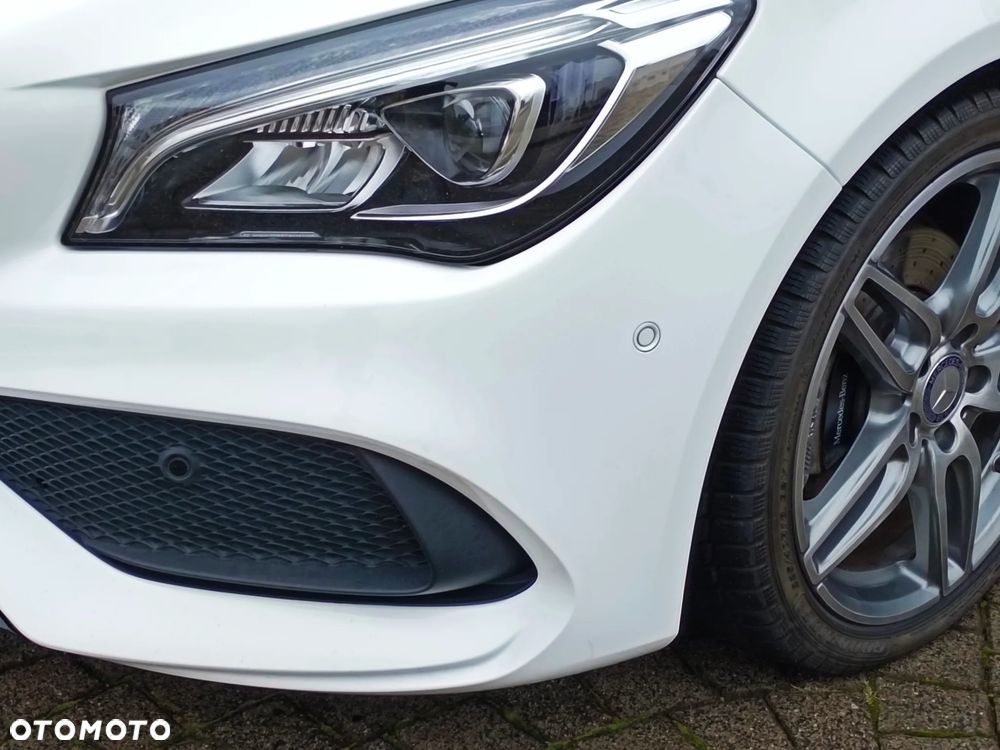 Mercedes-Benz CLA 200 AMG Line - 3