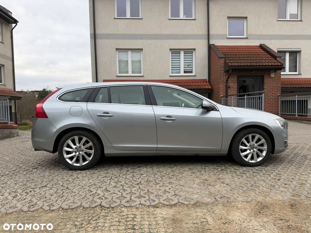 Volvo V60 T4 Summum - 3