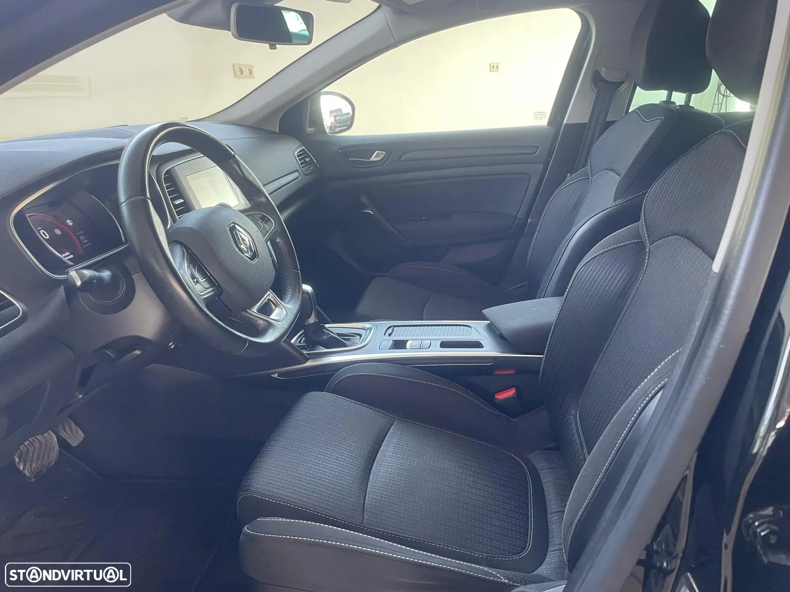 Renault Mégane ENERGY TCe 130 EDC LIMITED - 9