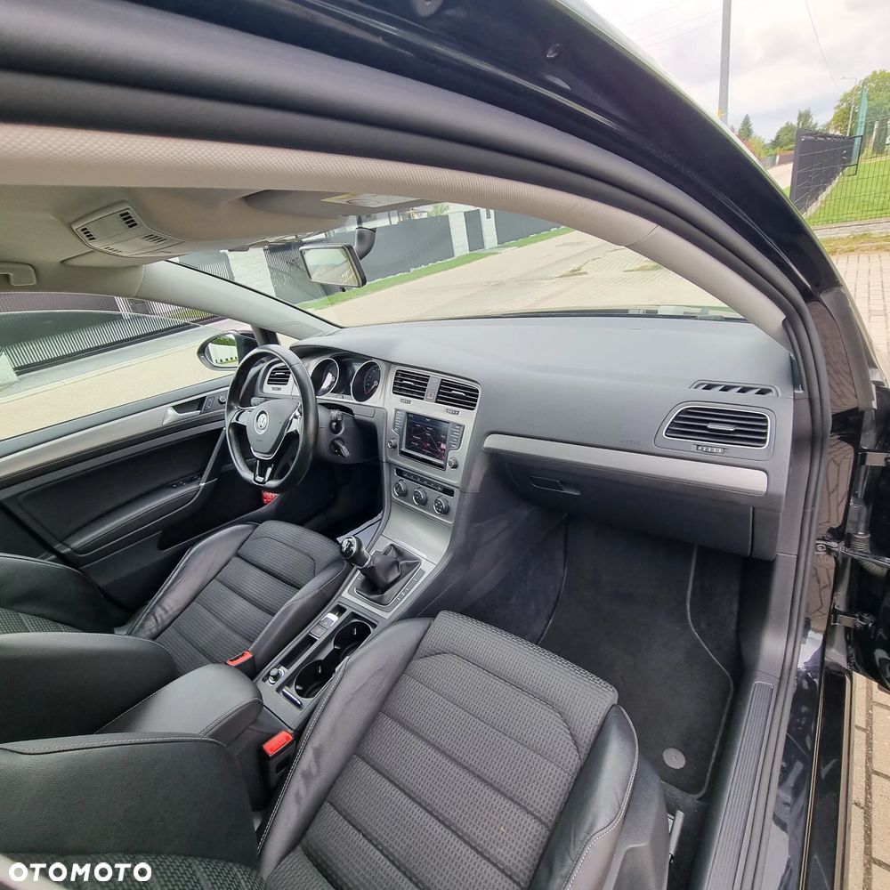 Volkswagen Golf 1.6 TDI BlueMotion Comfortline - 11