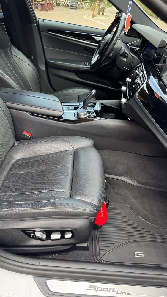 BMW Seria 5 520d Sport Line - 18
