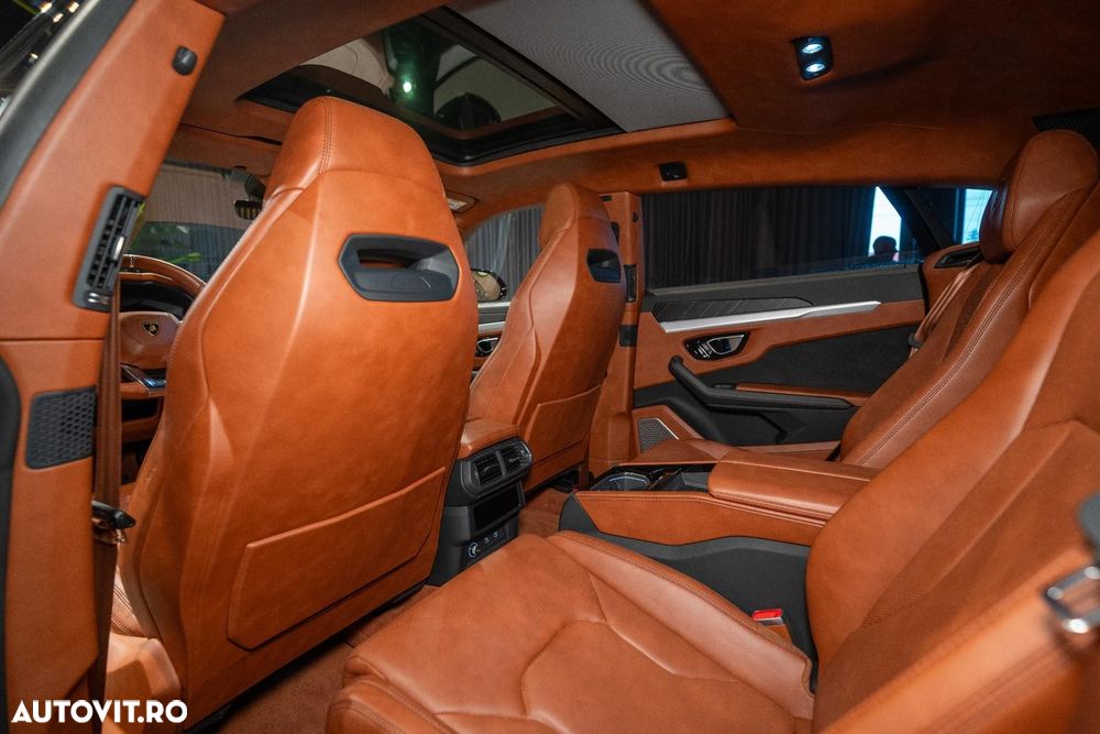 Lamborghini URUS - 35