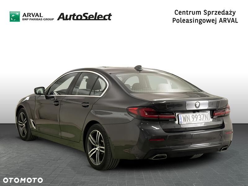 BMW Seria 5 520i mHEV - 3