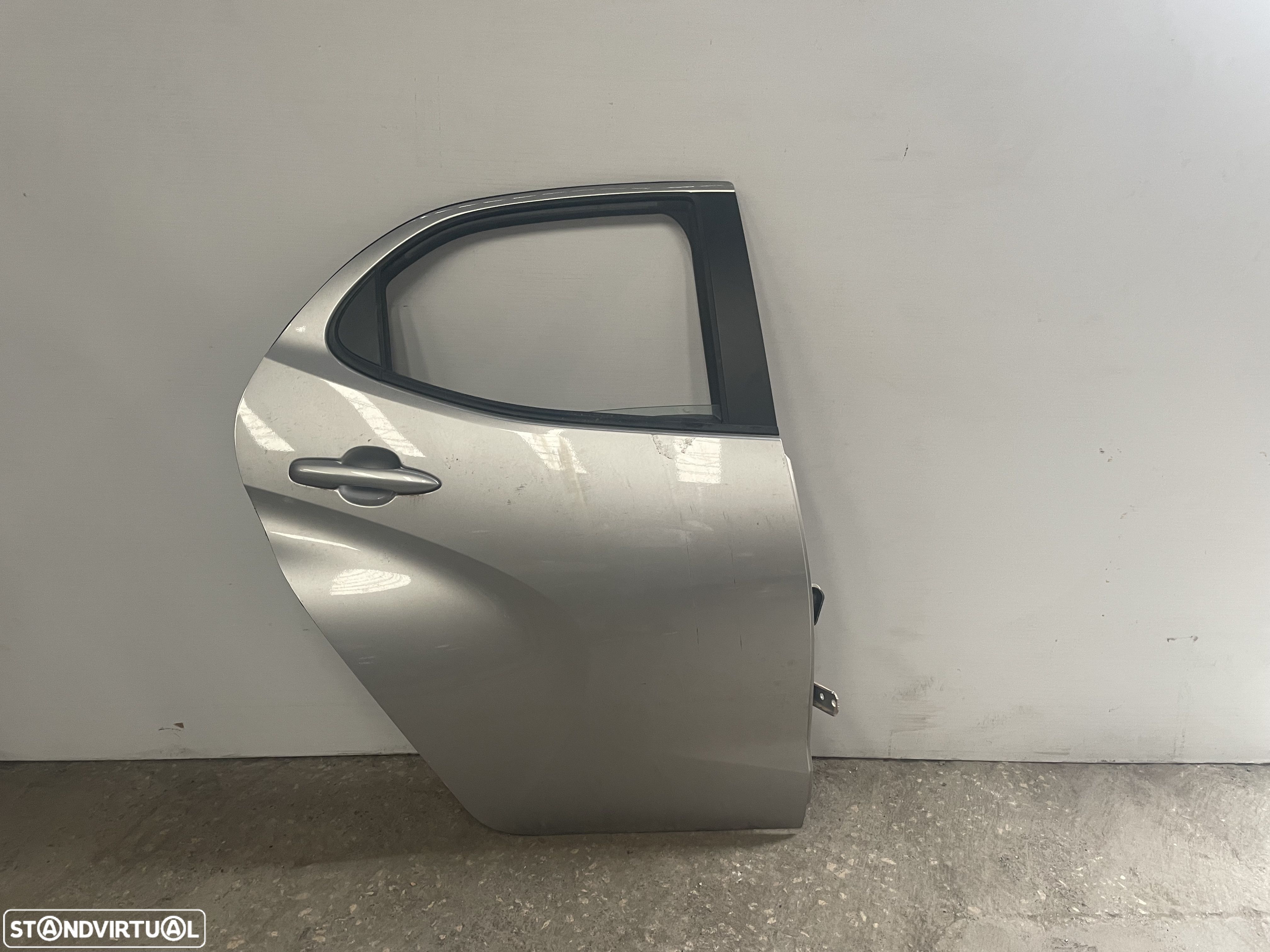 Porta Traseira Direita Yaris P21 de 2021 - 1