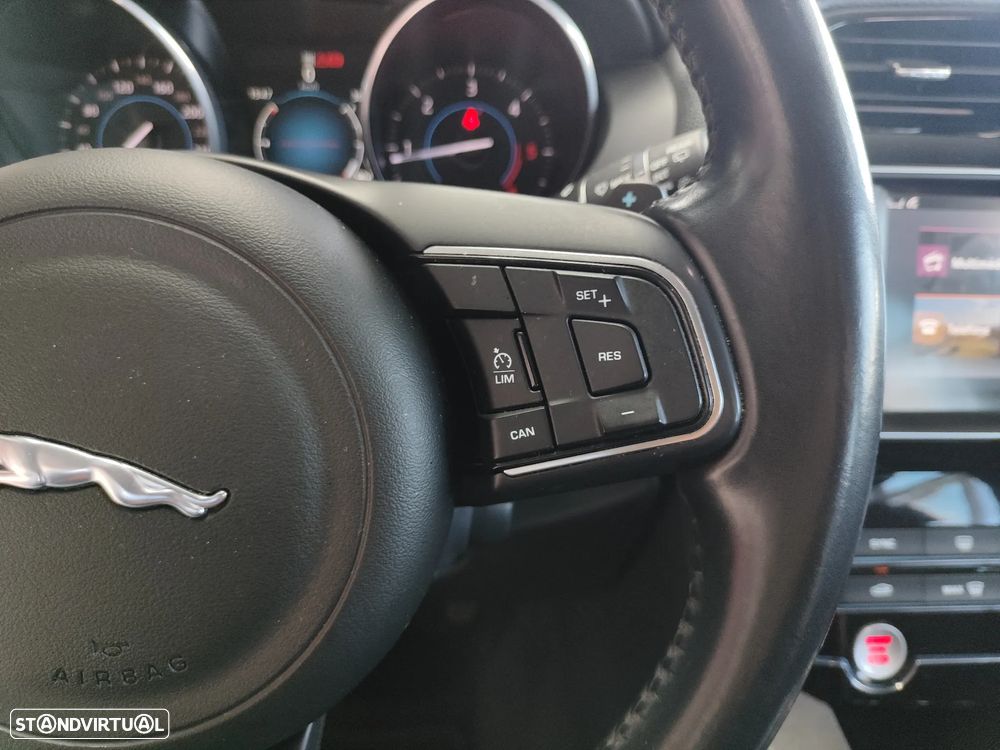 Jaguar F-Pace 20d AWD Aut. Prestige - 35
