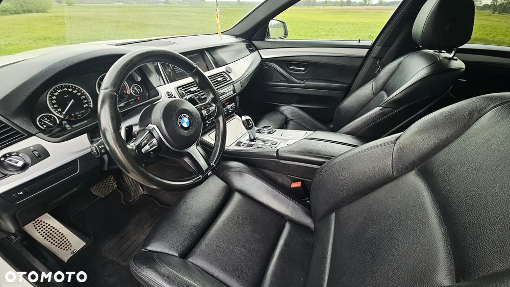 BMW Seria 5 520d xDrive - 10
