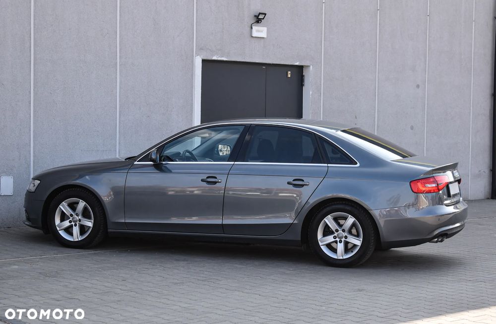 Audi A4 Limousine - 4