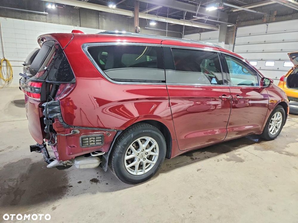Chrysler Pacifica - 4