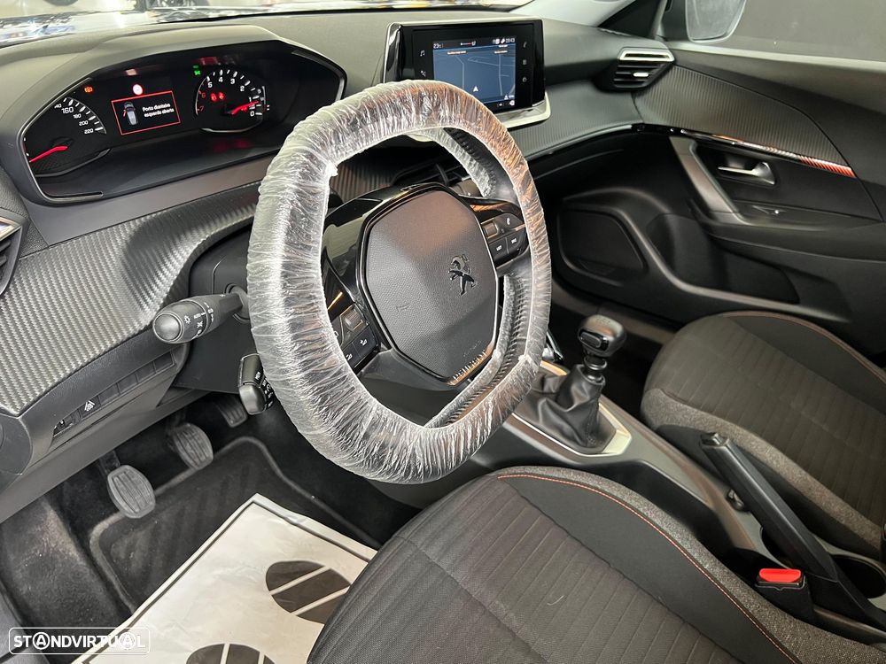 Peugeot 2008 1.2 PureTech Allure Pack EAT8 - 18