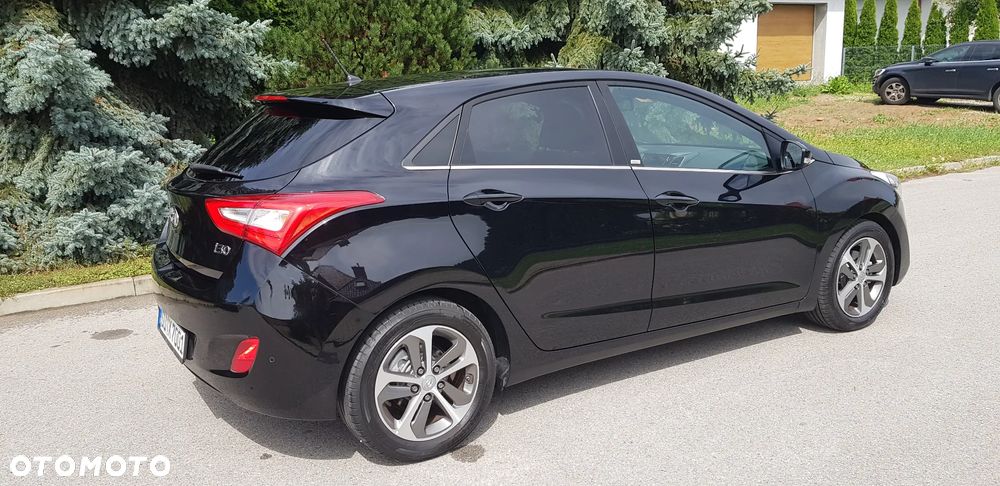 Hyundai i30 blue 1.4 Style - 12