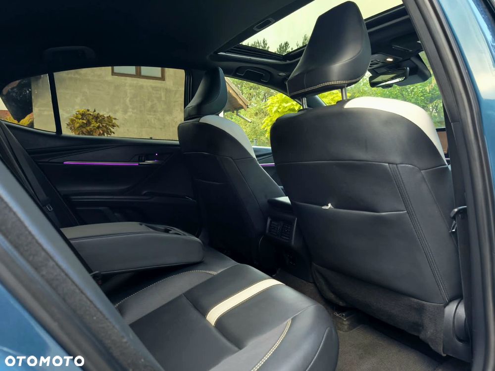 Toyota Camry - 22
