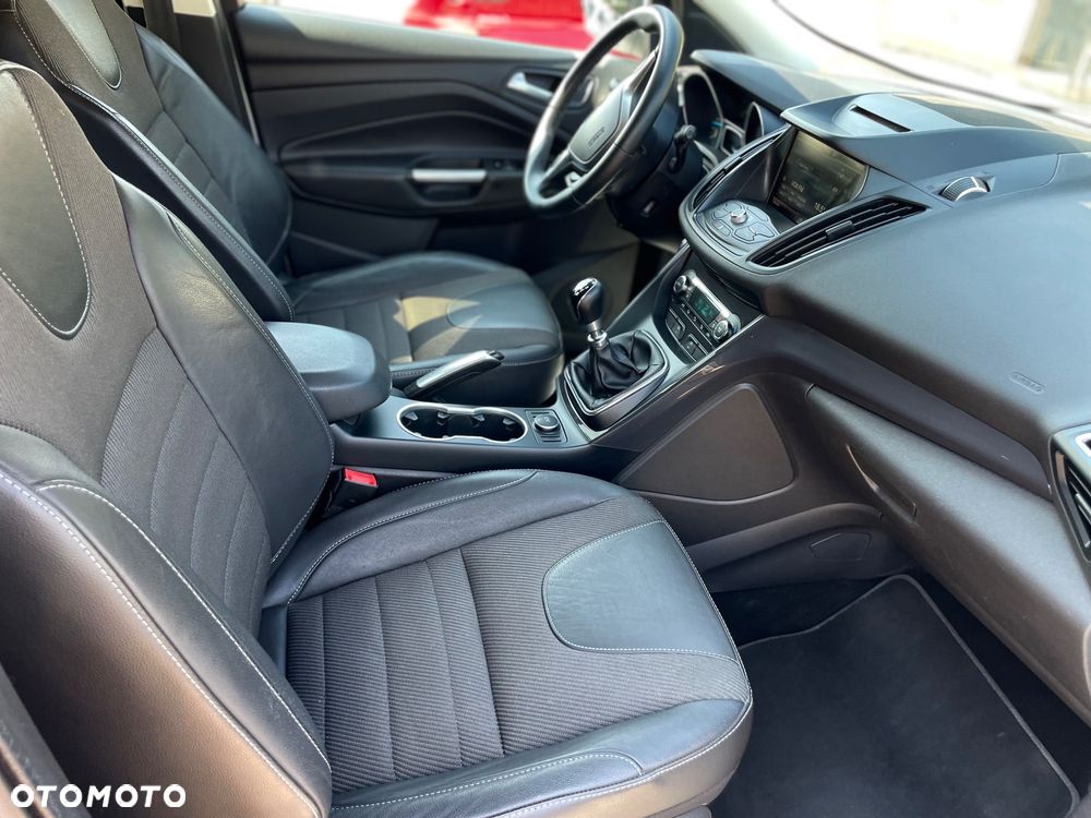 Ford Kuga 2.0 TDCi 2x4 Titanium - 14
