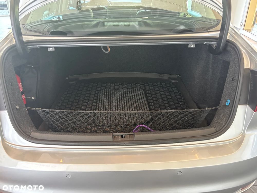 Volkswagen Jetta 2.0 TDI DPF BMT Trendline - 11