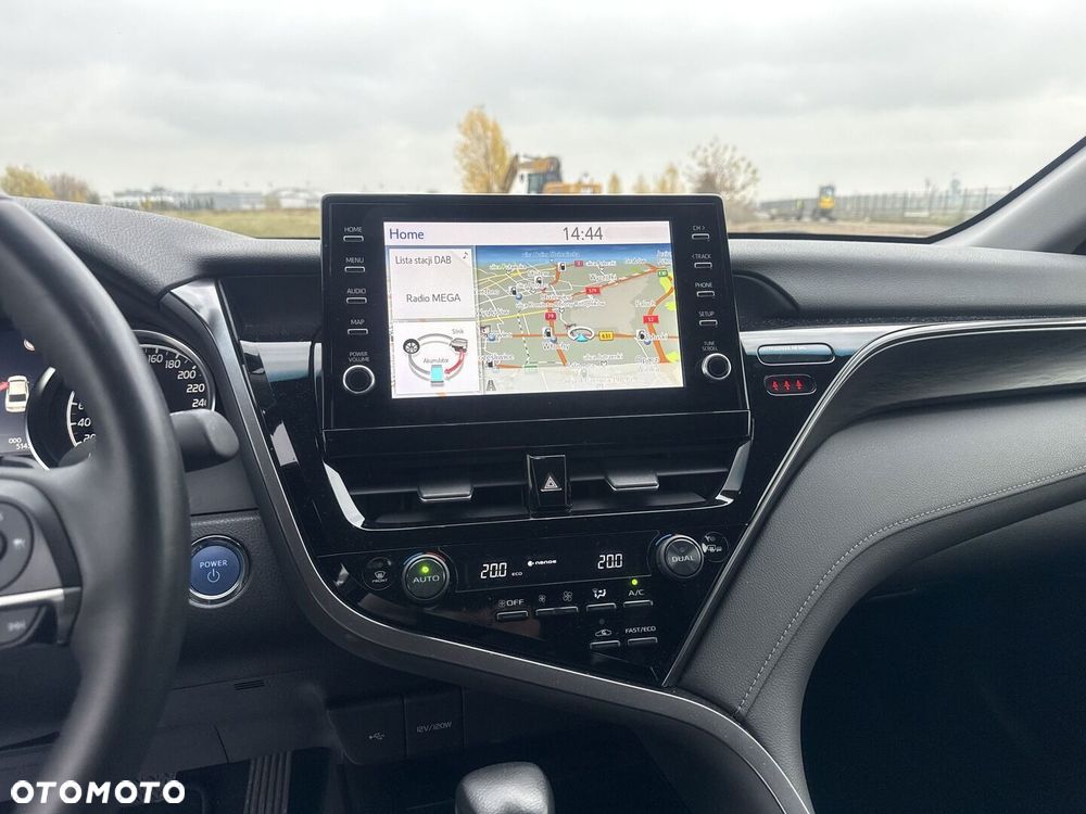 Toyota Camry 2.5 Hybrid Executive CVT - 21