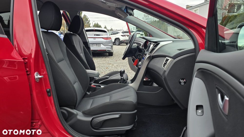 Hyundai i30 blue Kombi 1.6 GDi Passion - 12