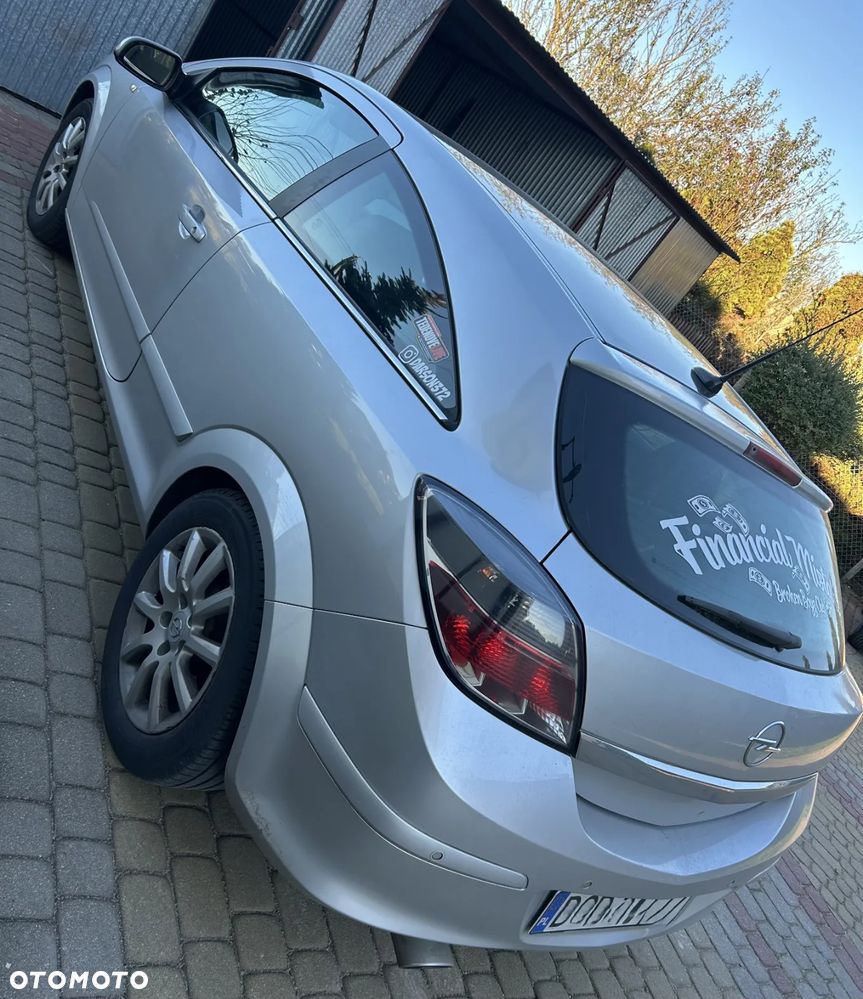 Opel Astra GTC 1.6 - 6