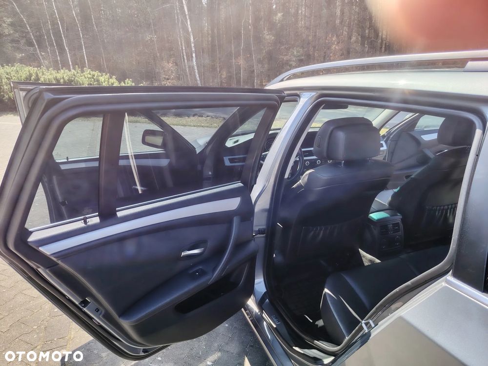 BMW Seria 5 530d - 24