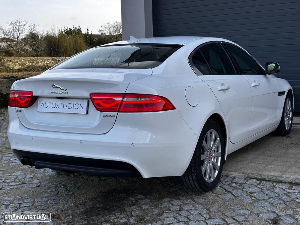 Jaguar XE 20d Aut. Pure - 18